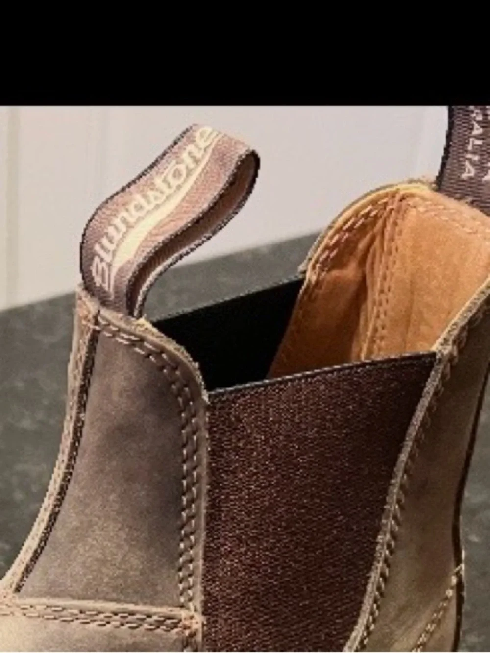 Blundstone rustic brown leather Suede Chukka Boots